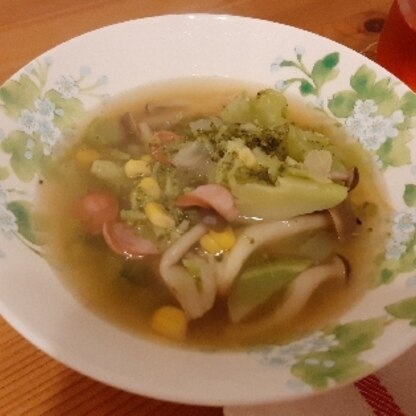 ブロッコリーと、冷蔵庫の野菜を沢山入れて作りました！簡単で美味しかったです。